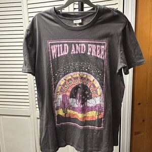 Nwot Gray Graphic Tee with 'Wild and Free' Design